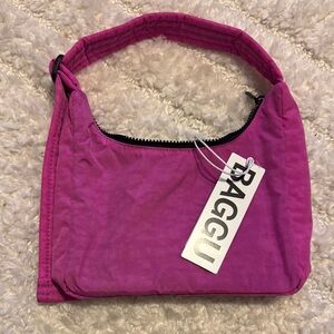 Baggu Mini Nylon Shoulder Bag
Extra Pink